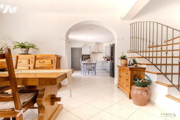 Maison T5 avec garage et piscine à Puget Ville 