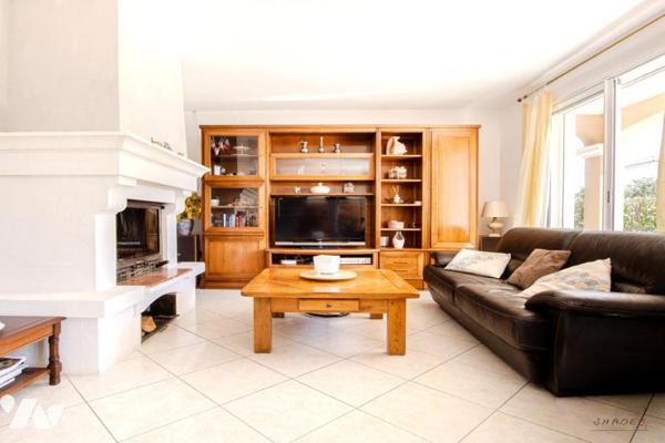 Maison T5 avec garage et piscine à Puget Ville 