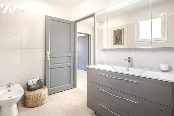 Maison T5 avec garage et piscine à Puget Ville 