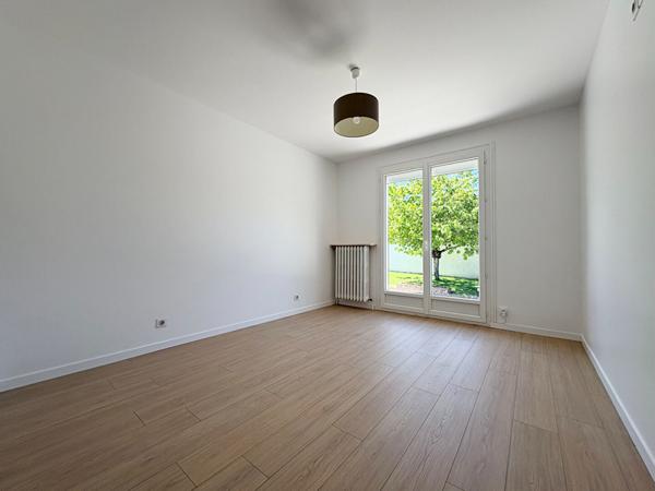 Maison Plaisir 5 pièce(s) 91 m2 -