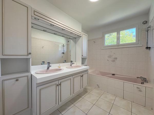 Maison Plaisir 5 pièce(s) 91 m2 -