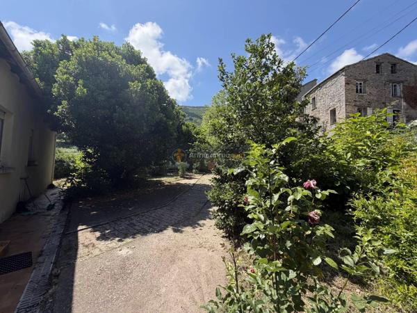 Vente                                                      Maison de village
                        
                     4 pièces                      83 m2                     à Piano