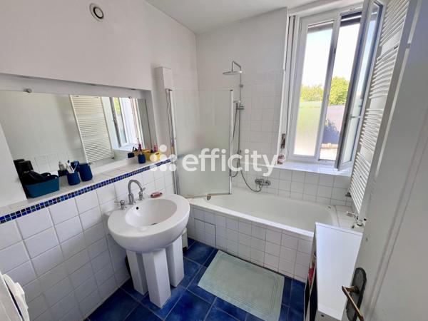 Maison 8 pièces - 201 m² Exclusivité efficity