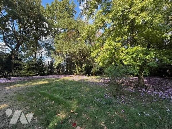 BOUCHEMAINE/PRUNIER MAISON A RENOVER SUR TERRAIN CONSTRUCTIBLE 