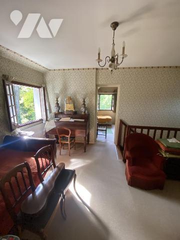 BOUCHEMAINE/PRUNIER MAISON A RENOVER SUR TERRAIN CONSTRUCTIBLE 