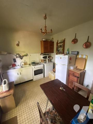 BOUCHEMAINE/PRUNIER MAISON A RENOVER SUR TERRAIN CONSTRUCTIBLE 