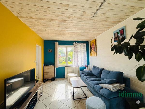 BELLE MAISON EN BON ETAT GENERAL DE 80 M2 SUR UN TERRAIN CLOS DE 159 M2. CENTRE BOURG A 5 MN DE CHATELAILLON P Châtelaillon-Plage (17340)