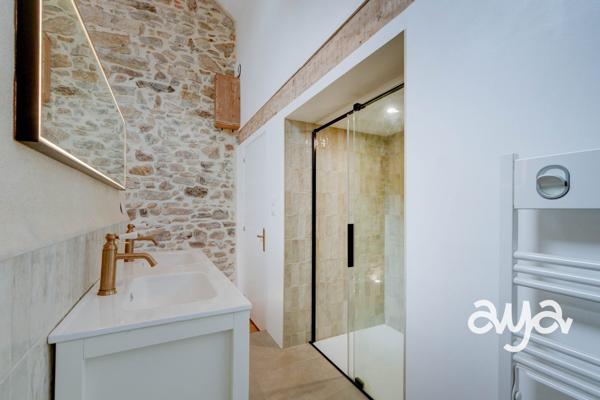 Maison en pierre rénovée en hameau