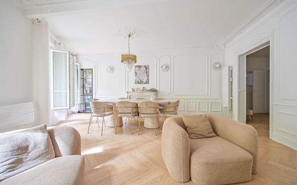 Appartement à vendre    5 pièces • 133,67 m2 Paris 11