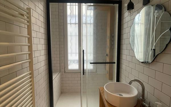 Appartement à vendre    2 pièces • 33,36 m2 Paris 11