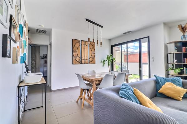 Maison
         4 pièces
        - 86 m² Exclusivité 299 000 € *