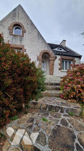 JOLIE MAISON DE 140 M²-4 CHAMBRES-PROXIMITE COMMERCES