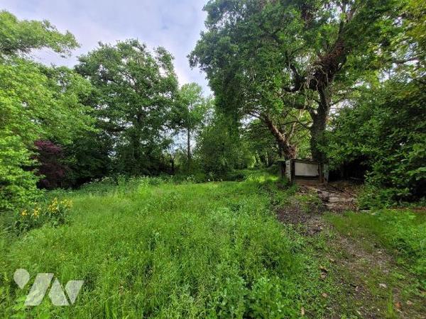 Maison sur le secteur de Pleurtuit comprenant : Au rez-de-chaussée : une entrée, séjour avec ch...