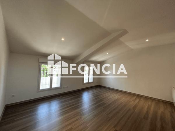 Location Appartement 3 pièces 84 m² - 43 RUE GASTON BOUTEILLER Albi 81000