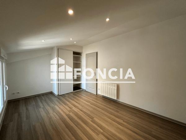 Location Appartement 3 pièces 84 m² - 43 RUE GASTON BOUTEILLER Albi 81000