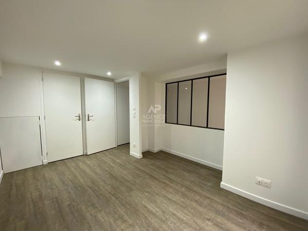 Maison de ville 3 pièces à louer à Auvers-sur-Oise, 70,93 m² (loi Carrez) 90 m² au sol Loyer 1 350 €/mois **  - Référence  MG11260