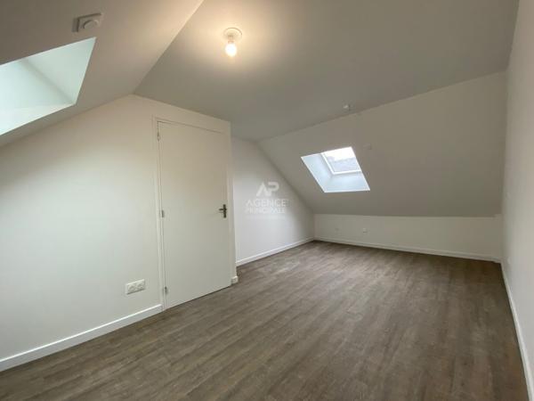 Maison de ville 3 pièces à louer à Auvers-sur-Oise, 70,93 m² (loi Carrez) 90 m² au sol Loyer 1 350 €/mois **  - Référence  MG11260