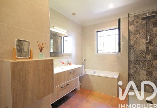 Maison à vendre 5 pièces 130 m² Nîmes