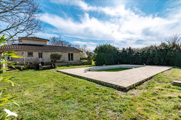 Maison à vendre |  Lesparre-Médoc |  6 pièces | 140 m²