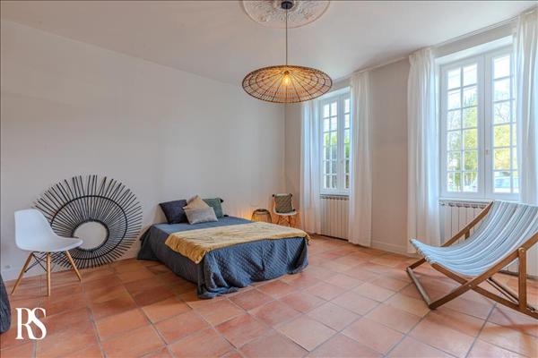 Maison à vendre |  La Teste-de-Buch |  8 pièces | 235 m²