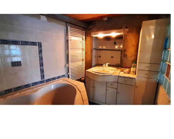 Authentique maison de pierres à restaurer