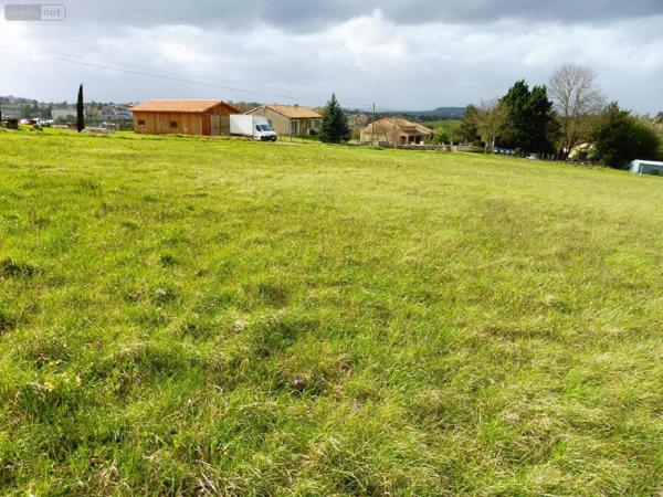 Terrain à Batir à vendre à Ribérac en Dordogne (24600), ref : 077/1352