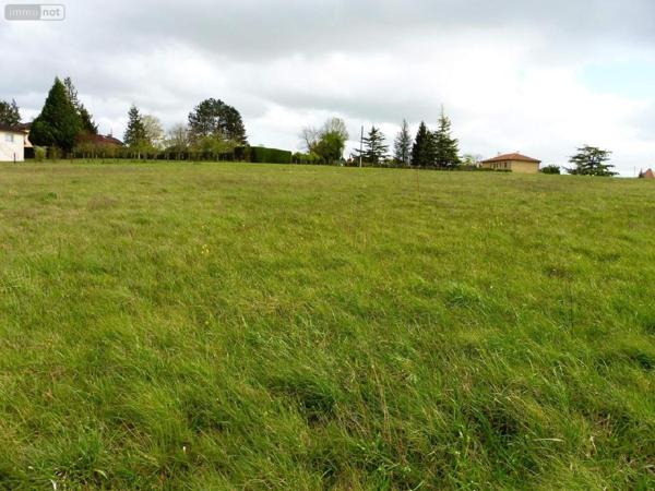 Terrain à Batir à vendre à Ribérac en Dordogne (24600), ref : 077/1352
