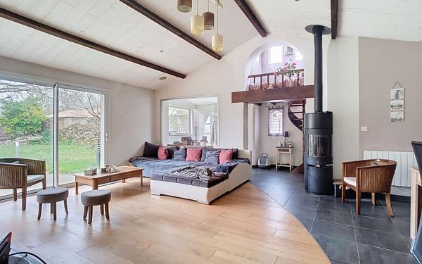 Maison à vendre    6 pièces • 192 m2 Vertou