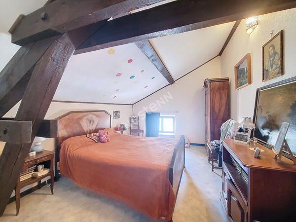 EXCLUSIVITE ! Maison en pierre avec terrasse, jardin clos et garage Centre RETOURNAC