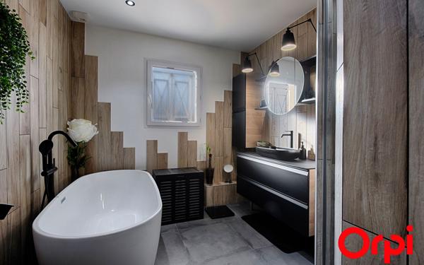 Maison à vendre    5 pièces •  Chamagnieu