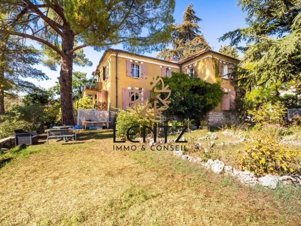 Maison ancienne classée de 220 m² – Centre-ville de Manosque