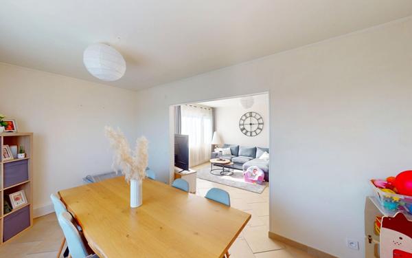 Appartement à vendre    4 pièces • 76 m2 Maizières-lès-Metz