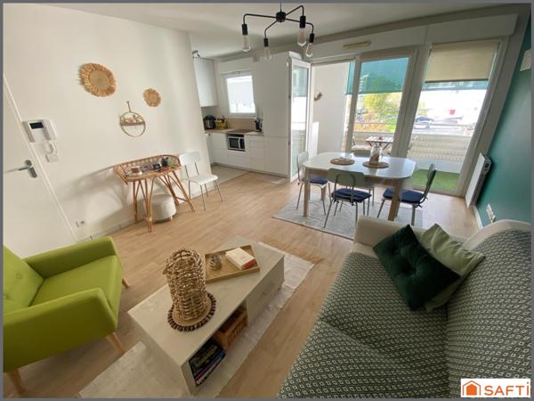 CAUDERAN LIMITE MÉRIGNAC / T2 LUMINEUX / RÉSIDENCE VERDOYANTE 2006 /  BALCON / 1 PLACE DE PARKING EN SOUS SOL.