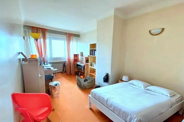 Maison 12 pièces - 300 m²