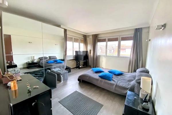 Maison 12 pièces - 300 m²