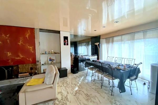 Maison 12 pièces - 300 m²