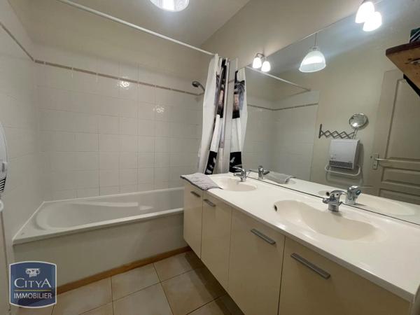 Maison à louer 4 pièces 79.8m² Cers (34420)