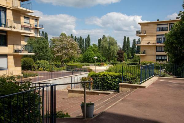 F4 lumineux - Terrasse - 2 caves - 1 parking