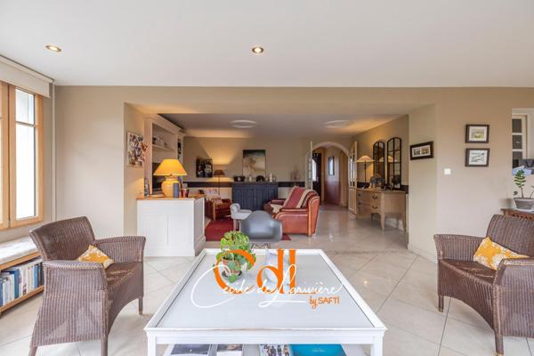 Belle maison familiale lumineuse, au calme et proche du centre. Nouveauté !