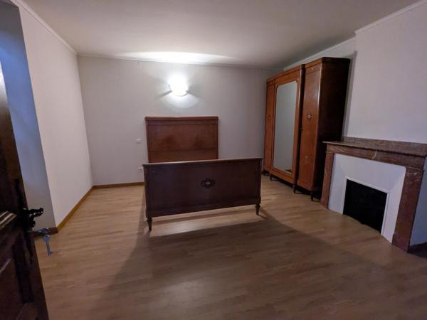 Immeuble rénové avec appartement duplex et local – centre Limogne-en-Quercy