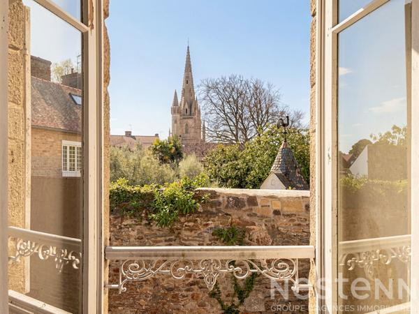 Maison de caractère, jardin clos - 220 m2 ; Hennebont, Hypercentre