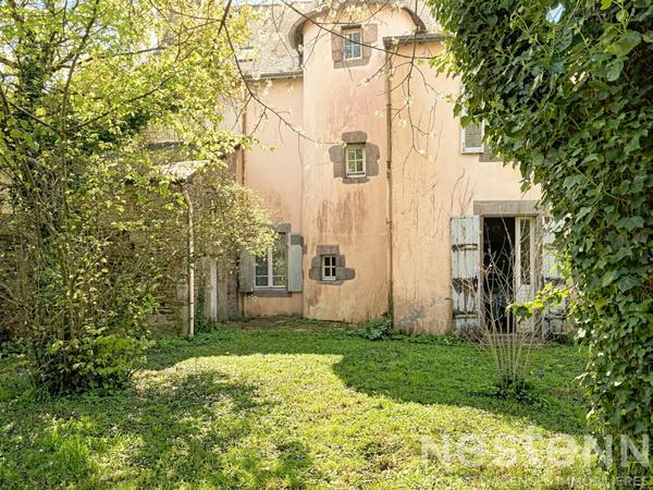 Maison de caractère, jardin clos - 220 m2 ; Hennebont, Hypercentre