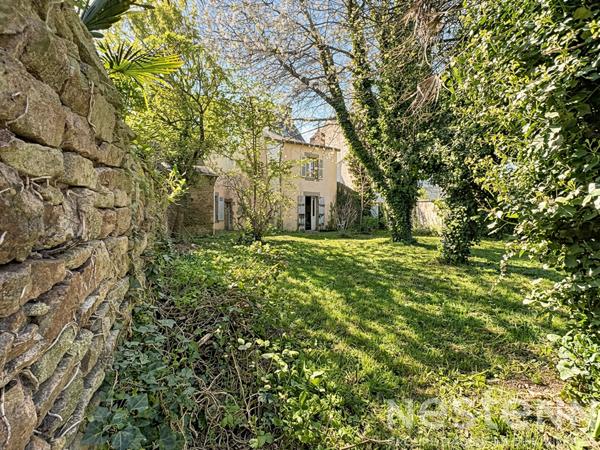 Maison de caractère, jardin clos - 220 m2 ; Hennebont, Hypercentre
