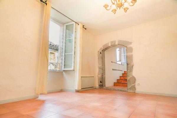 A vendre. Serres Deux appartements de caractère, idéal investisseur