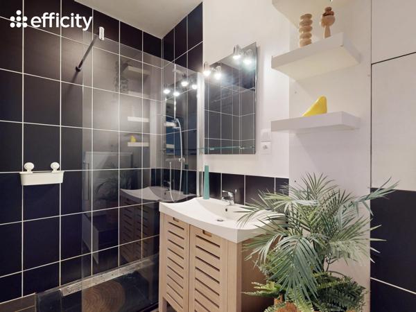 Appartement
         2 pièces
        - 61 m² Exclusivité 299 000 € *