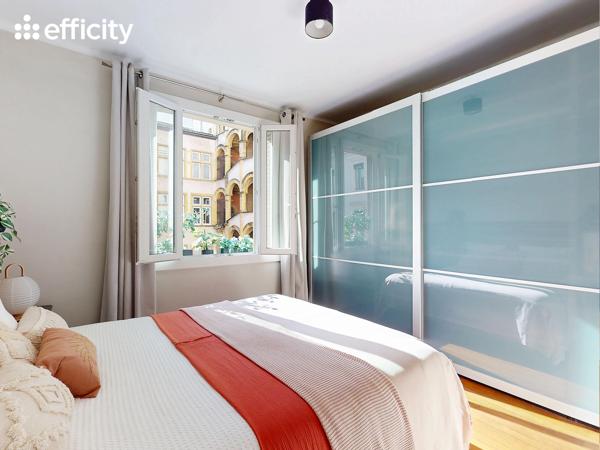 Appartement
         2 pièces
        - 61 m² Exclusivité 299 000 € *