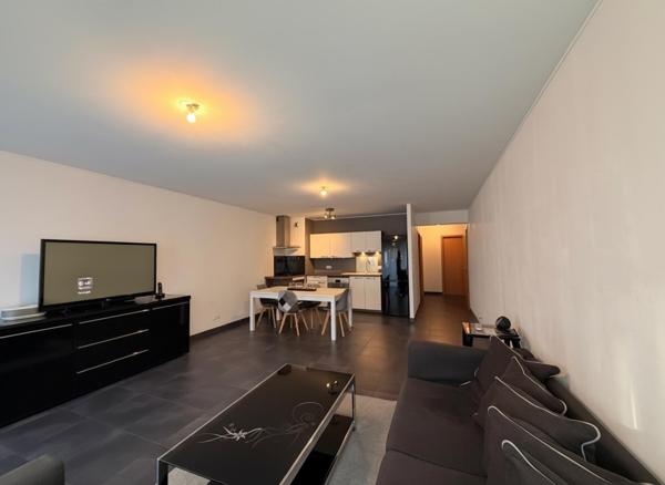 Appartement avec balcon cave et Box de stationnement sécurisé