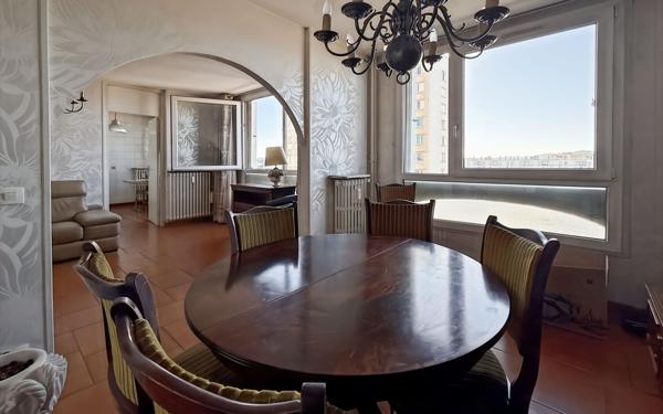 Appartement à vendre    3 pièces •  Lyon 8