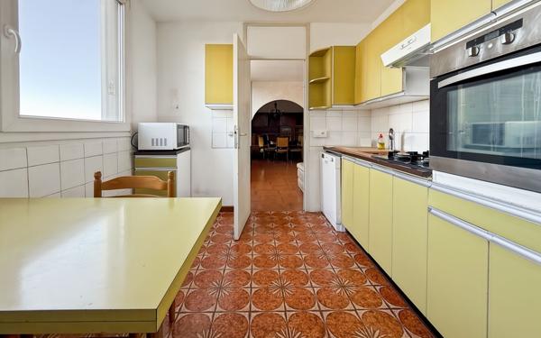 Appartement à vendre    3 pièces •  Lyon 8