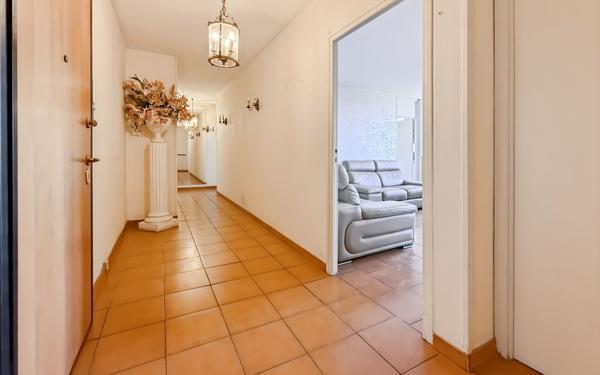 Appartement à vendre    3 pièces •  Lyon 8